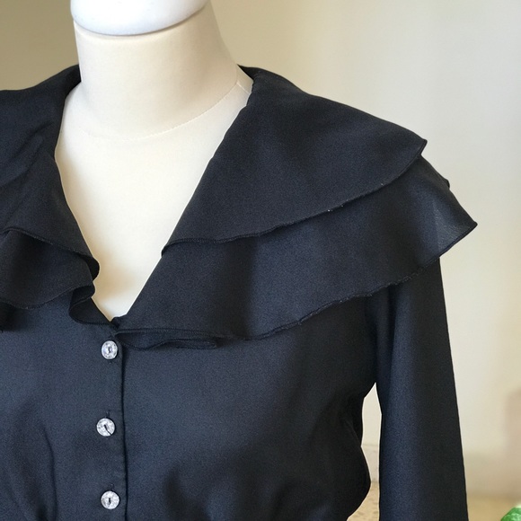 1970s Vintage Black Ruffle Button Down Blouse - Picture 6 of 8